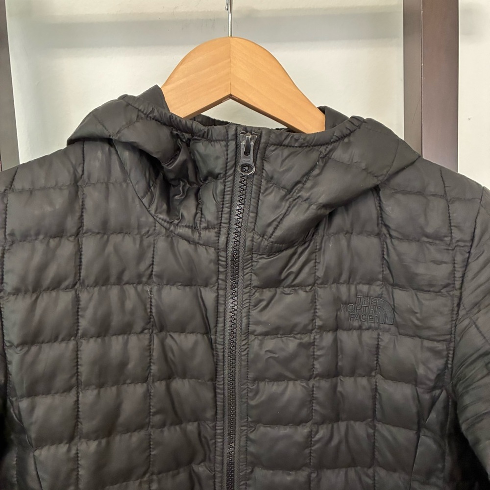 The North Face Black Quilted Jacket. Women’s size small. VGUC. Lightweight - Picture 3 of 16